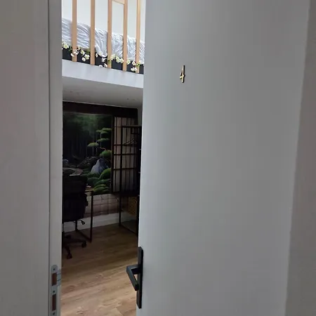 Apartment Centre , 5 Chambres, 4sdb *