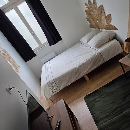 Centre , 5 Chambres, 4sdb Apartment