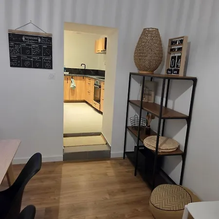 Centre , 5 Chambres, 4sdb *